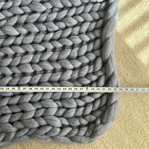 Beautiful gray blue chunky knitted blanket handmade - Picture 4 of 9